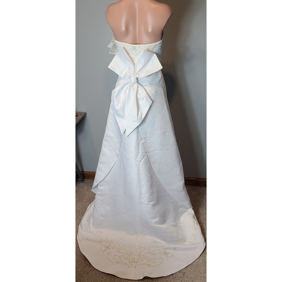 Vintage Nina Canacci Wedding Dress Size 6 Style Elegant Beaded 90s Gown - Picture 8 of 13